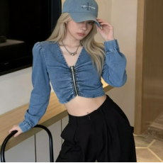 批发新款辣妹V领潮流修身褶皱门襟拉链泡泡袖牛仔长袖上衣