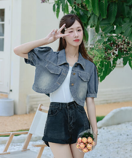 새로운 트렌드 패션 캐주얼 레트로 부드럽다 프로 피부 거품 소매 쇼트 스타일 데님 반팔 맨위