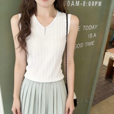 批发实拍冰丝针织衫2026短袖女夏季新款V领薄款背心上衣打底衫