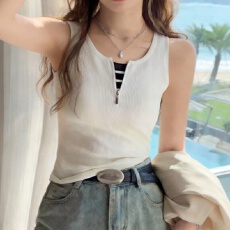 批发实拍冰丝<b class='q'>针织衫</b>2026短袖女夏季新款V领假两件薄款上衣<b class='q'>打底衫</b>