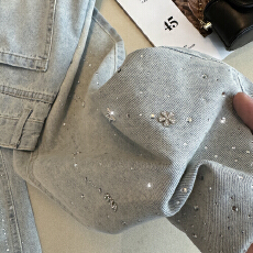 批发实拍早春新款气质烫闪钻艺术品<b class='q'>牛仔裤</b>女高腰直筒窄版阔腿裤子显瘦