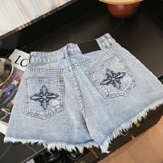 批发实拍设计感钉扣口袋刺绣毛边<b class='q'>浅色</b>牛仔短裤女高腰a字显瘦辣妹热裤