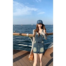 批发实拍美式甜酷<b class='q'>复古</b>蓝烫钻牛仔背带短裙女夏高腰A字显瘦包臀半身裙