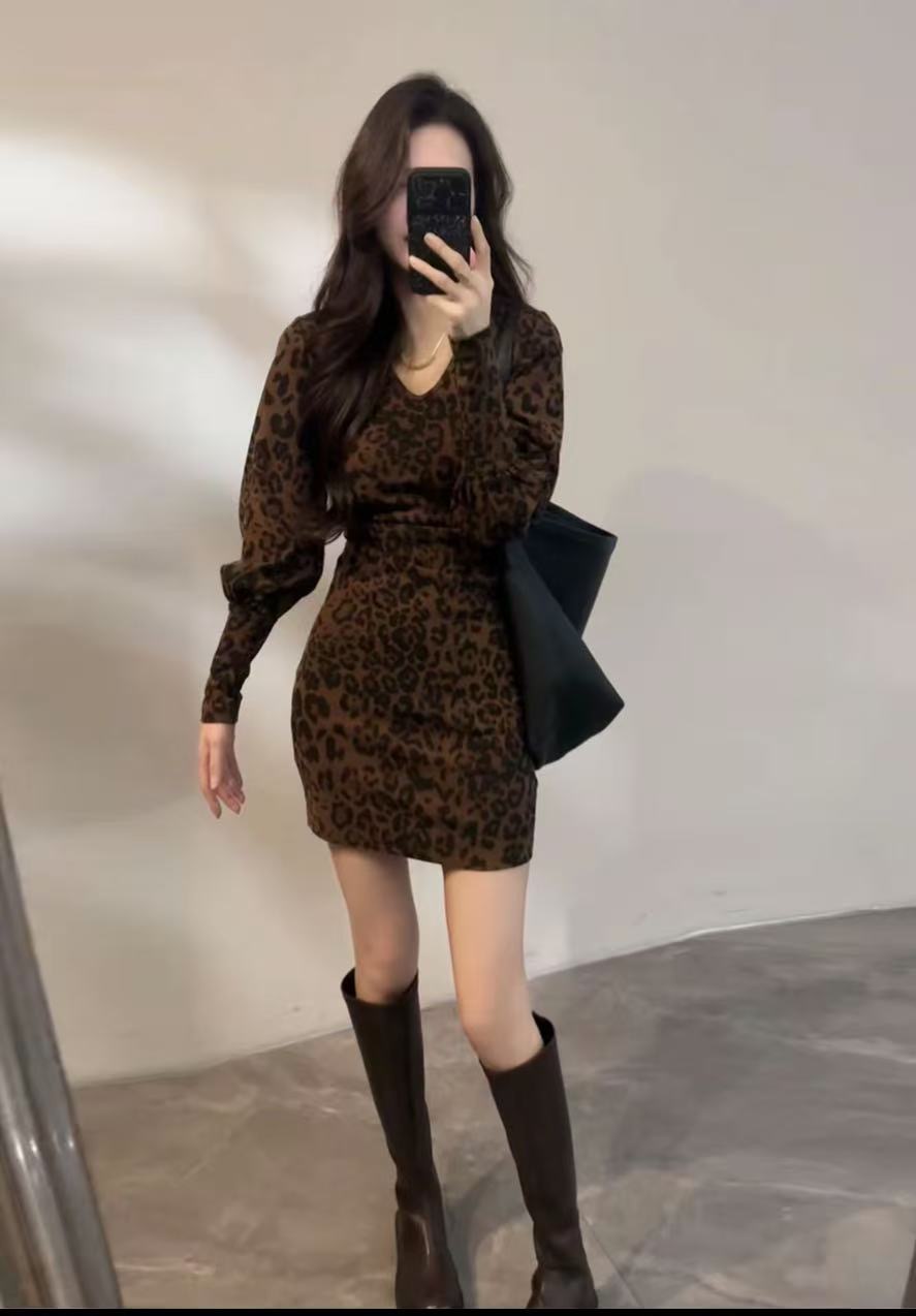 2026 가을 겨울 새로운 패션 레오파드 무늬 벌룬 소매 레트로 슬림해 보이는 몸매 가꾸기 긴팔 드레스