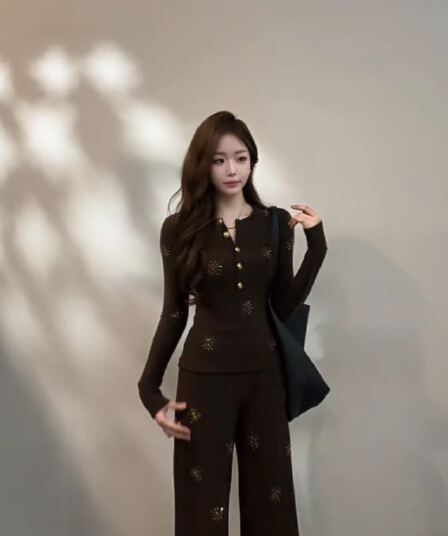 2026 가을 겨울 새로운 단추 디자인 핫픽스 긴팔 티셔츠 스트레이트 팬츠 패션 캐주얼 세트