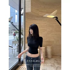 批发性感辣妹中袖<b class='q'>T</b><b class='q'>恤</b>女纯欲风气质修身短款<b class='q'>紧身</b>正肩短袖上衣