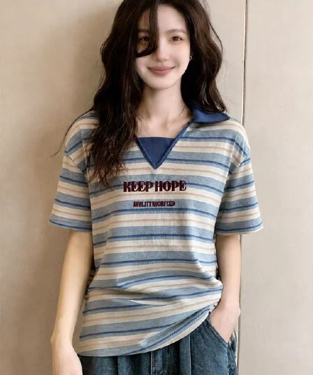 파란색 스트라이프 POLO 칼라 긍정적 인 어깨 반팔 티셔츠 여성 2026 여름 빅 사이즈 지방 mm 루즈핏 슬림해 보이는 슈퍼 잘 생긴 맨위