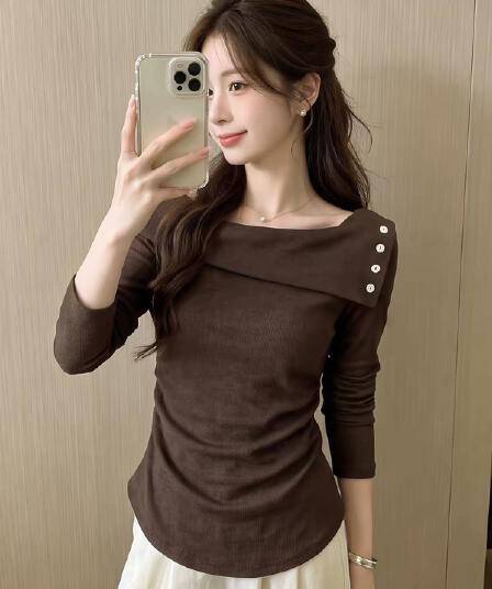 브라운 비스듬한 칼라 긴팔 티셔츠 여성 가을 한 부서 몸매 가꾸기 허리 수축 오프숄더 디자인 센스 품격 다용도 맨위