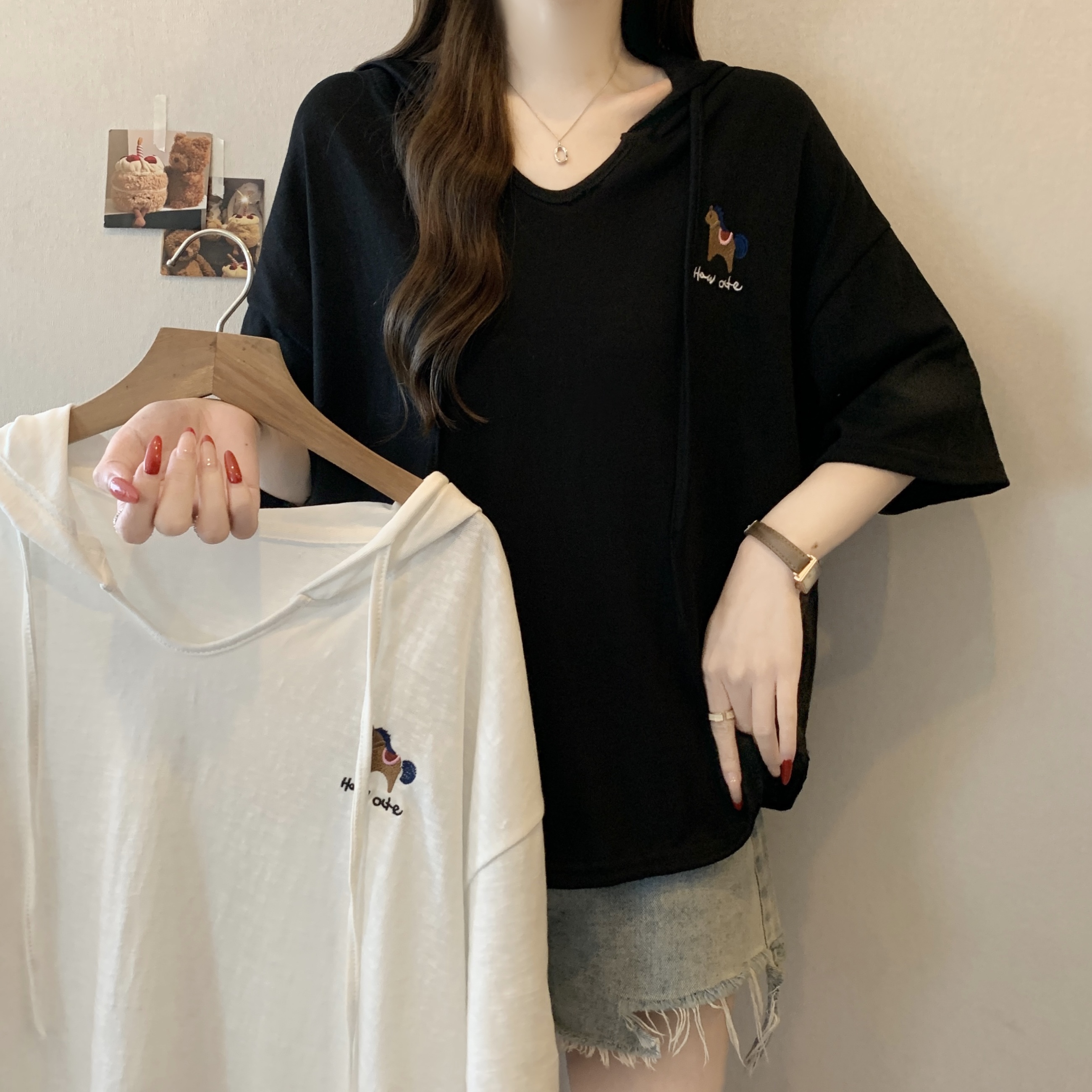 실사 2800# 빅 사이즈 지방 mm 느긋한 바람 디자인 센스 후드 자수 반팔 티셔츠 루즈핏 슬림해 보이는 다용도 맨위