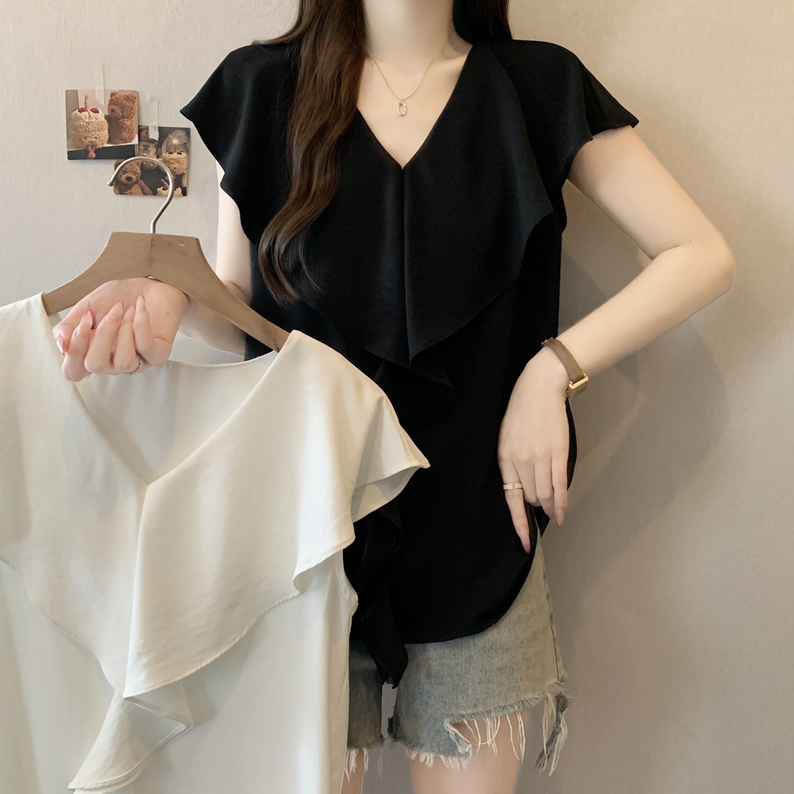 실사 2809# 마이크로 지방 mm 새틴 광택 비싼 가스 V넥 프릴 반팔 셔츠 Feifei 소매 슬림해 보이는 맨위