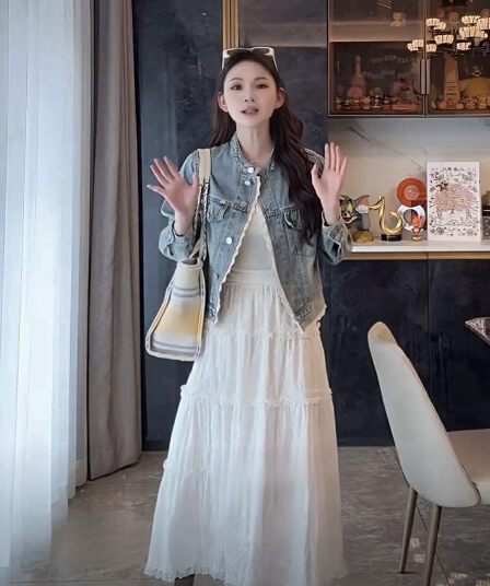 liuyi 레이스 데님 봄 패치워크 레이스 레이스 쇼트 스타일 고급 슬림해 보이는 데님 재킷