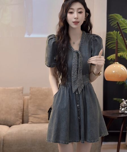 저녁 바람 남쪽 2026 여름 새로운 프랑스식 그는 벤 바람 레트로 V넥 드레스