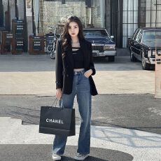 批发奶白色<b class='q'>西装外套</b>女秋季新款韩版英伦风简约通勤百搭双排扣正肩西服