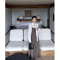批发新款韩系时尚复古飘带衬衫+<b class='q'>西装</b>小吊带+高腰半身裙三件套