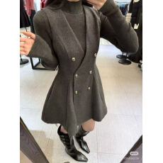 批发新款时尚轻奢千金感v领金扣收腰<b class='q'>连衣裙</b>+半高领针织衫套装
