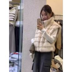 批发新款韩系时尚博主同款贵气感仿水貂毛<b class='q'>马甲</b>