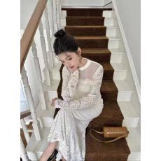 批发新款法式复古气质百搭显瘦蕾丝拼接修身长袖连衣裙