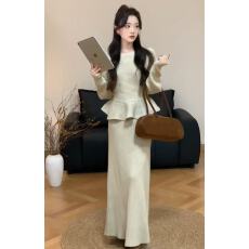 批发新款韩系气质时尚<b class='q'>高级</b>感坑条伞边针织上衣+高腰半身裙两件套