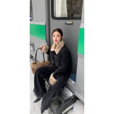 批发新款时尚御姐气质复合金貂绒毛领牛仔夹棉外套+高腰阔腿裤套装