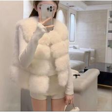 批发新款韩版洋气时尚高品质圆领毛毛马甲