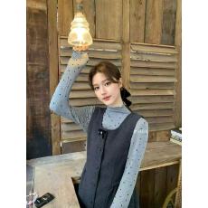 批发<b class='q'>新款</b>气质甜美波点高领打底衫+小香风蝴蝶结毛呢<b class='q'>背心</b>裙套装