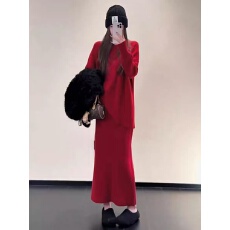 批发新款<b class='q'>韩版</b>时尚百搭圆领宽松纯色长袖针织衫+松紧腰长裙两件套