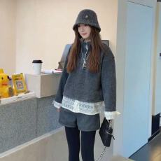 批发新款减龄温柔拼接蕾丝下摆半高领<b class='q'>卫衣</b>+松紧腰直筒短裤两件套