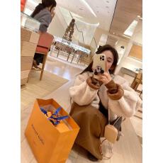 批发新款两面穿皮毛一体穿短外套+打底衫+松紧腰半身裙三件套