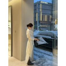 批发新款法式轻熟通勤<b class='q'>名媛</b>风设计感荡领绑带衬衫+不规则半裙<b class='q'>套装</b>