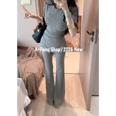 批发新款韩版时尚紧身收腰短袖上衣+松紧腰休闲微喇裤两件套