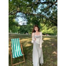 批发韩系软糯防晒针织开衫+甜美设计蕾丝拼接吊带连衣裙<b class='q'>套装</b>