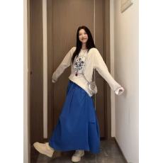 批发新款早春季慵懒松弛感印花长袖T恤+松紧腰<b class='q'>不规则</b><b class='q'>半身裙</b>套装