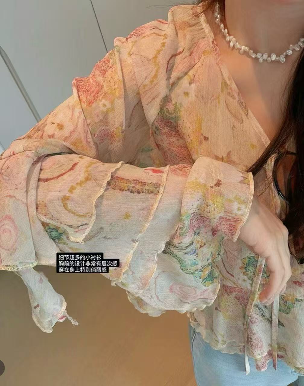 새로운 외부 가져 가라. 나팔 소매 Tulle 디자인 센스 프릴 꽃무늬 V넥 쉬폰 셔츠