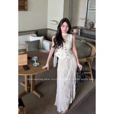 批发新款轻奢通勤定制V领<b class='q'>马甲</b>+松紧腰褶皱半身长裙+飘带3件套