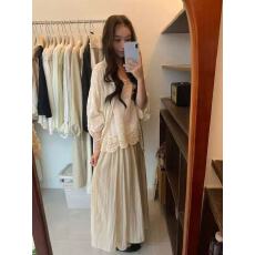 批发新款<b class='q'>高级</b>感水溶刺绣防晒小衫+吊带背心+松紧腰半身裙3件套