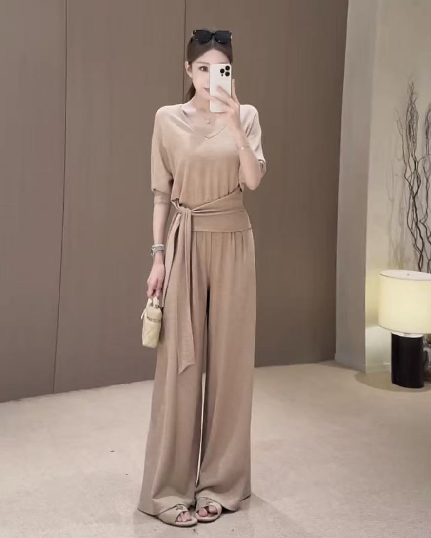 새로운 루즈핏 슬림해 보이는 품격 느긋한 바람 V넥 스트랩 맨위 허리밴드 와이드 레그 팬츠 세트
