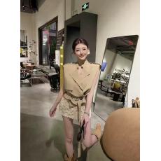批发时尚精致感女神范气质无袖坎肩<b class='q'>风衣外套</b>+蕾丝半身裙两件套