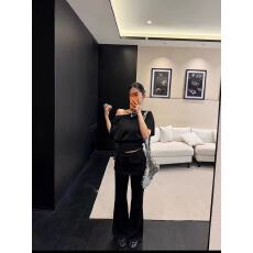 批发新款韩系私服日常高级感斜领露肩收腰<b class='q'>上衣</b>+高腰屁帘休闲<b class='q'>裤</b>套<b class='q'>装</b>