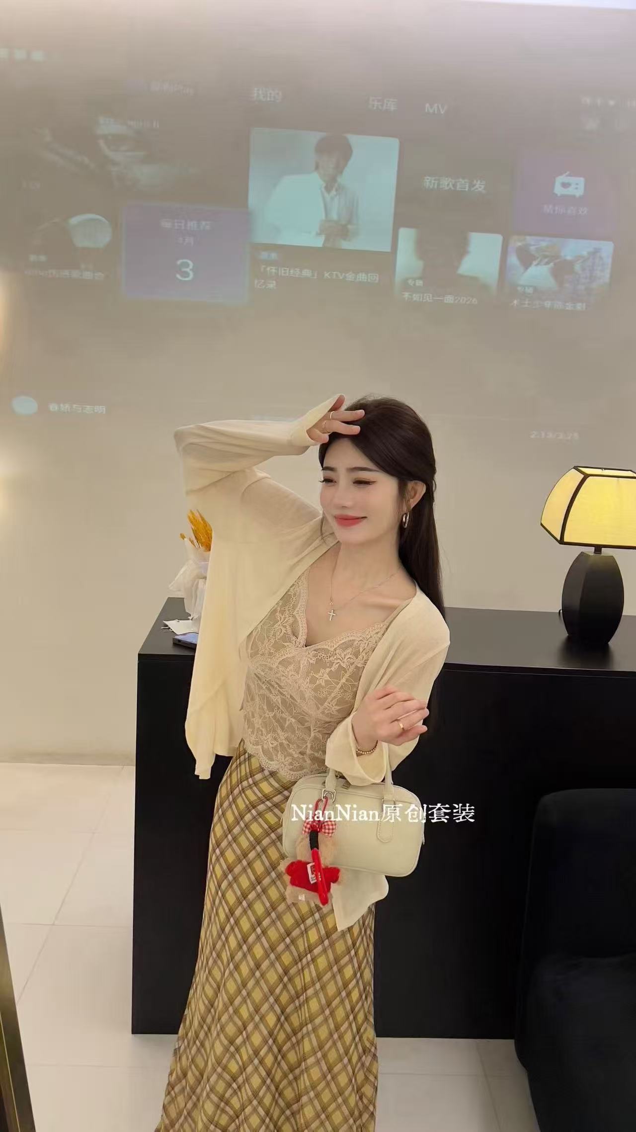 새로운 한 부서 패션 부드러운 바람 오픈 가디건 레이스 슬립 하이웨이스트 체크무늬 반신 스커트 3 세트