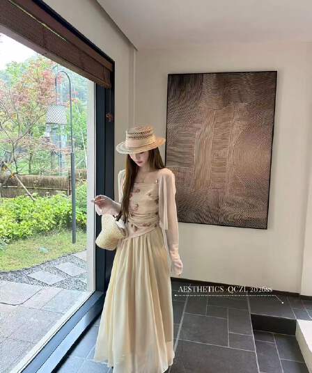 새로운 프랑스식 달콤한 매운맛 바람 자외선 차단 니트 오픈 가디건 불규칙 꽃무늬 작은 슬링 반신 스커트 3 세트