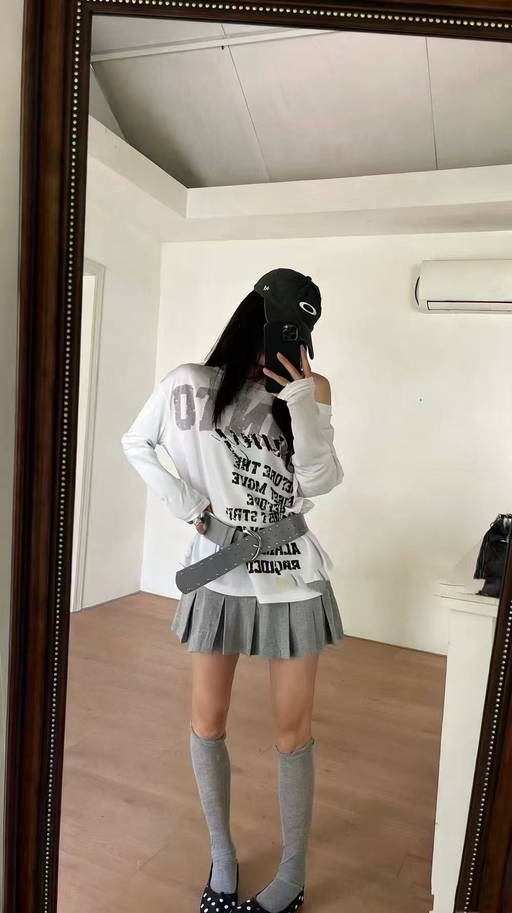 새로운 패션 아메리칸 레트로 비스듬한 어깨 알파벳 프린트 티셔츠 하이웨이스트 플리츠 스커트 벨트 3 세트