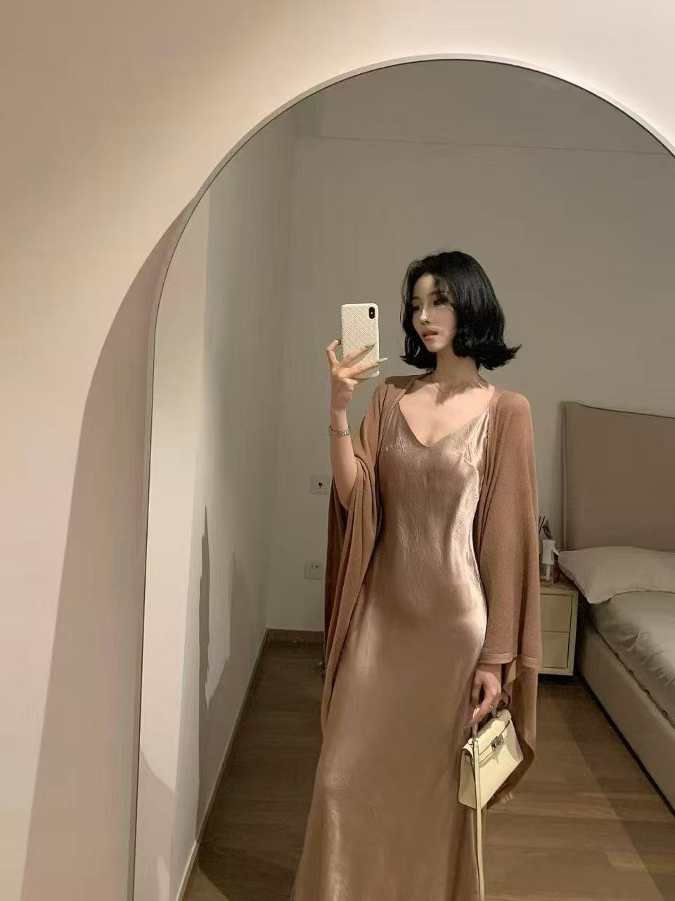 새로운 느긋한 불규칙 얇은 스타일 자외선 차단 재킷 아세트산 호박색 깃발 새틴 점프 슈트 치마 세트