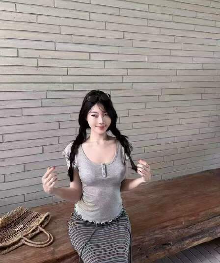 새로운 한 부서 패션 얇고 가벼운 몸매 가꾸기 반팔 티셔츠 허리밴드 스트라이프 반신 치마 세트