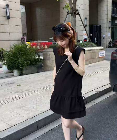 새로운 한국 스타일 루즈핏 슬림해 보이는 패션 프릴 민소매 드레스
