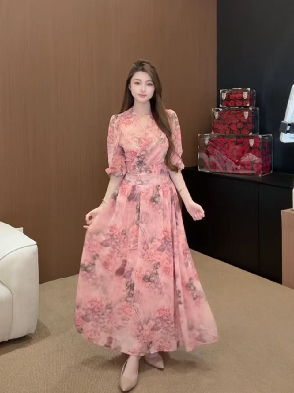 새로운 휴가 바람 몸매 가꾸기 슬림해 보이는 쇼트 스타일 V넥 스트랩 쉬폰 톱 허리밴드 반신 치마 세트