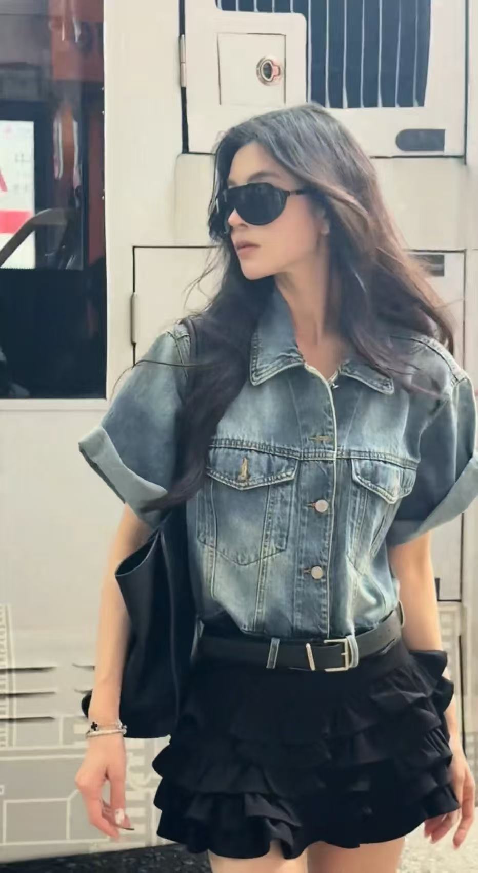 새로운 자이언트 잘 생긴 레트로 항구 바람 볼륨 측면 반팔 폴로 칼라 데님 셔츠 하이웨이스트 프릴 미니 스커트 세트