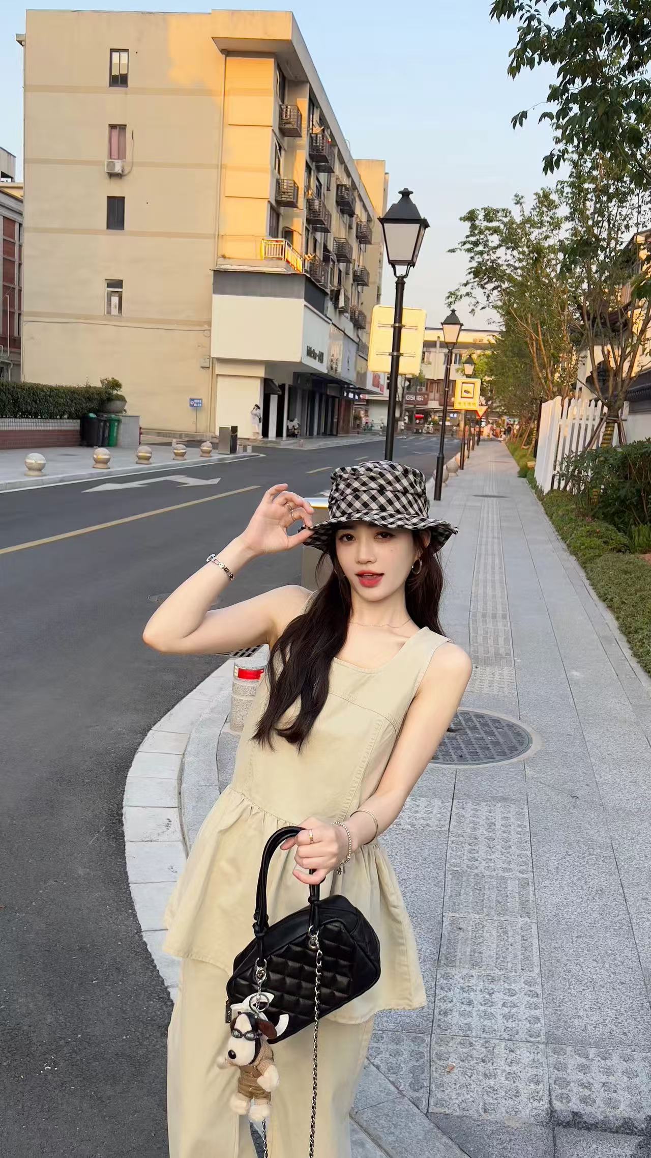 새로운 한국 스타일 패션 다용도 슬림해 보이는 민소매 워싱 데님 조끼 허리밴드 와이드 레그 팬츠 세트