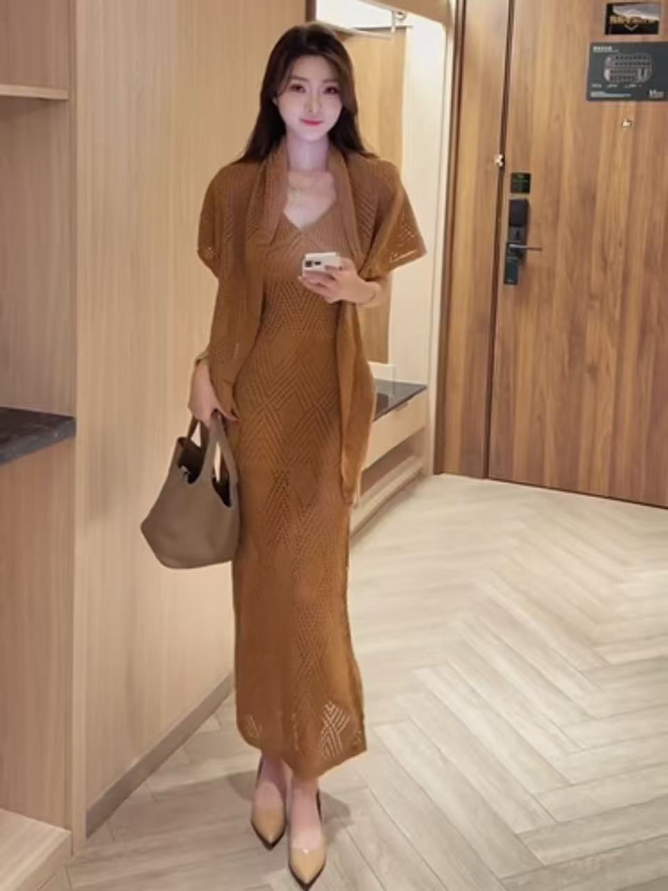 한 스타일 품격 바람 고급 센스 몸매 가꾸기 슬림해 보이는 홀로우 아웃 니트 슬립 드레스 숄 투피스 세트