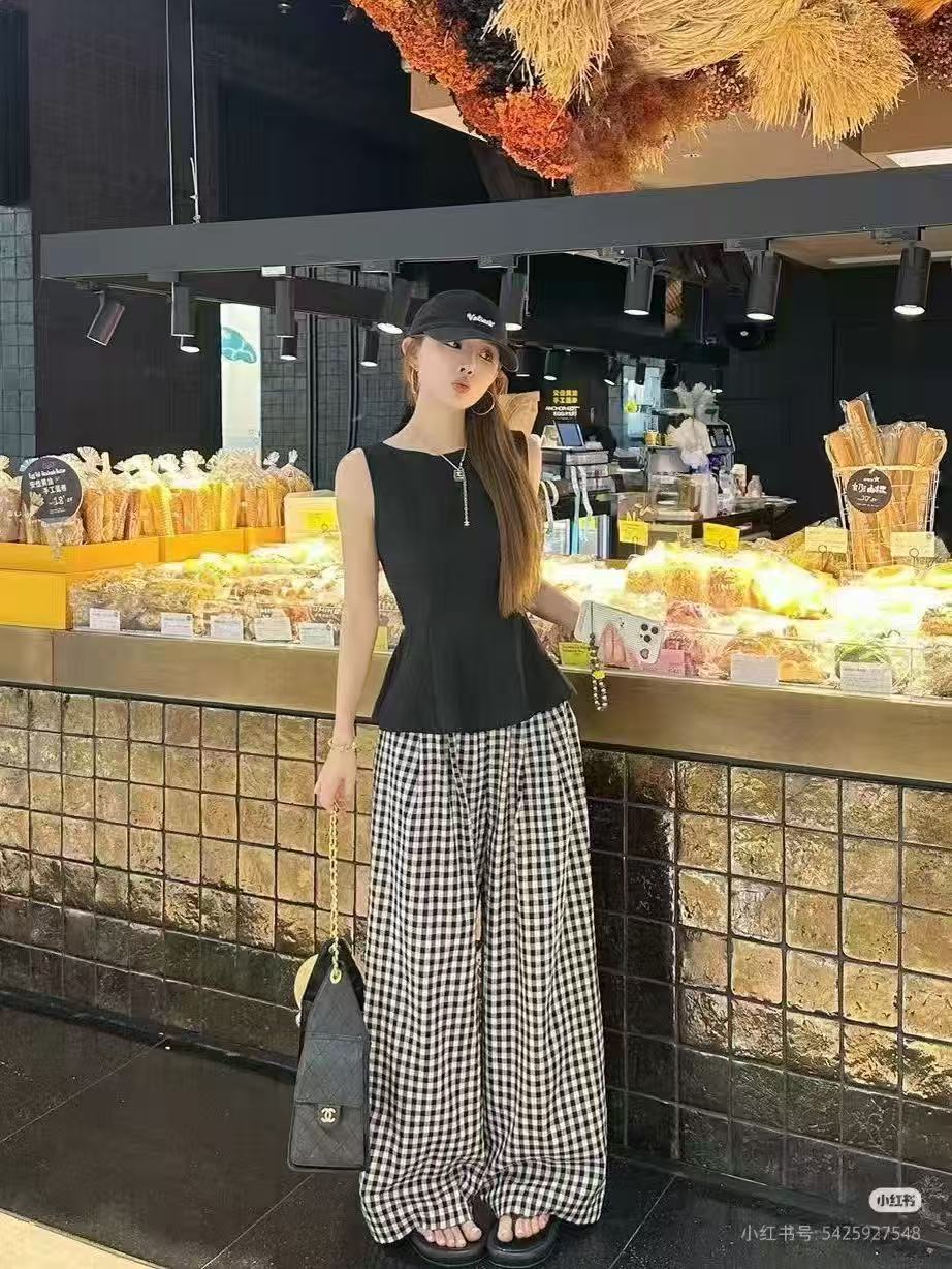 새로운 한국 스타일 패션 라운드 넥 민소매 외국 가스 이슬 허리 조끼 체크무늬 허리밴드 캐주얼 바지 투피스 세트