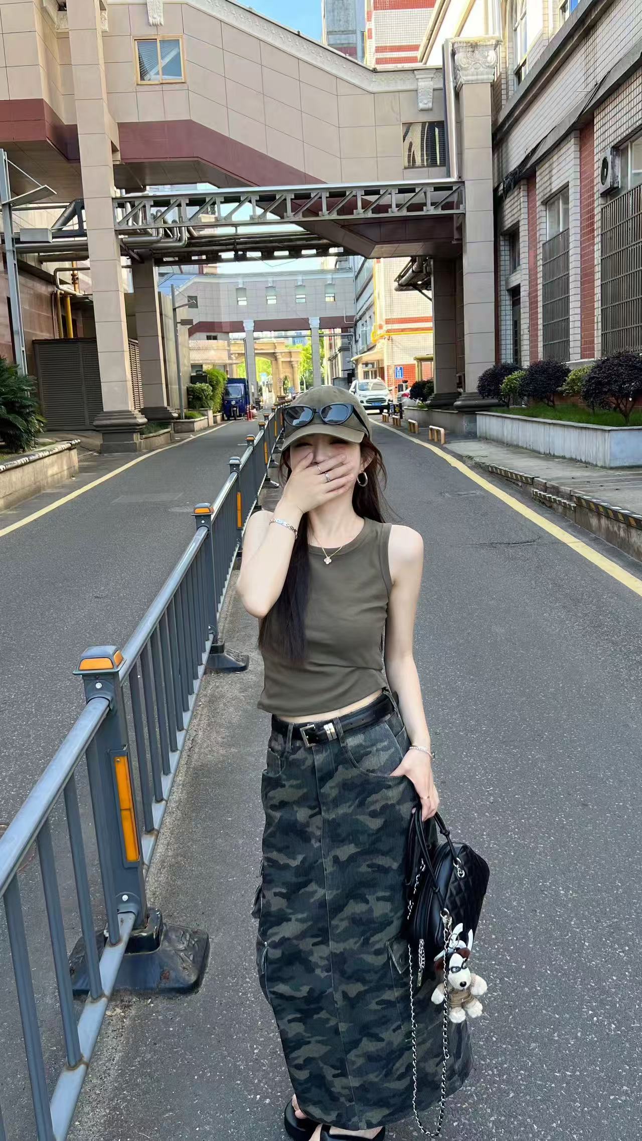 새로운 아메리칸 레트로 몸매 가꾸기 캐미솔 하이웨이스트 카모플라주 스트레이트 반신 스커트 벨트 3 세트